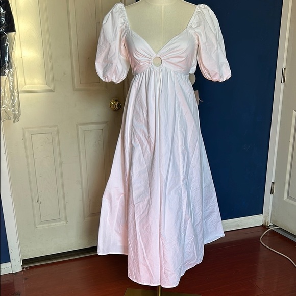 Abercrombie & Fitch Dresses & Skirts - Elegant white Pink Puff Sleeve Dress